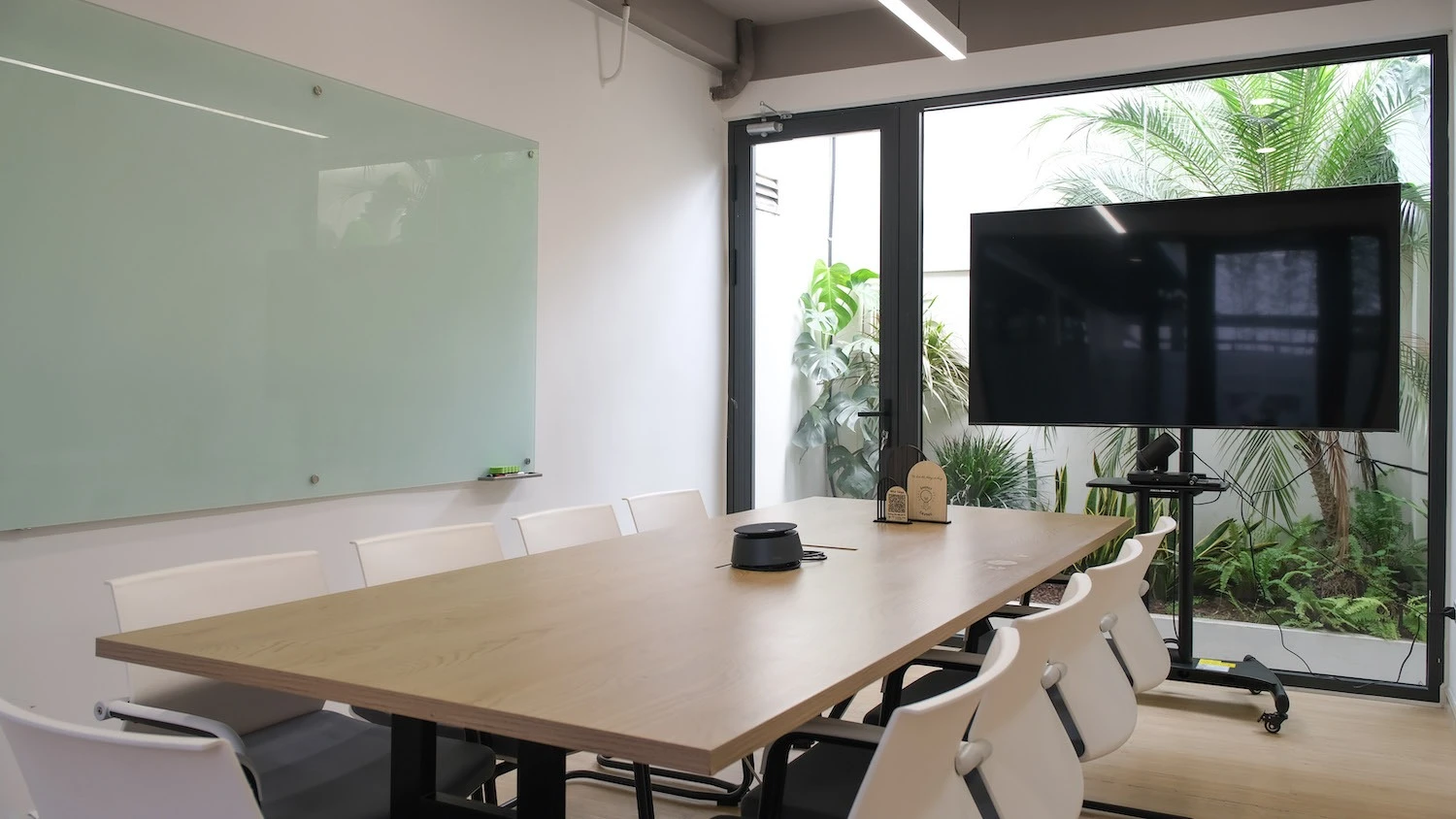 Cho Thuê Phòng Họp Trực Tuyến Tại TP.HCM - Online Giá Rẻ 12 cho thue phong hop tini coworking 4