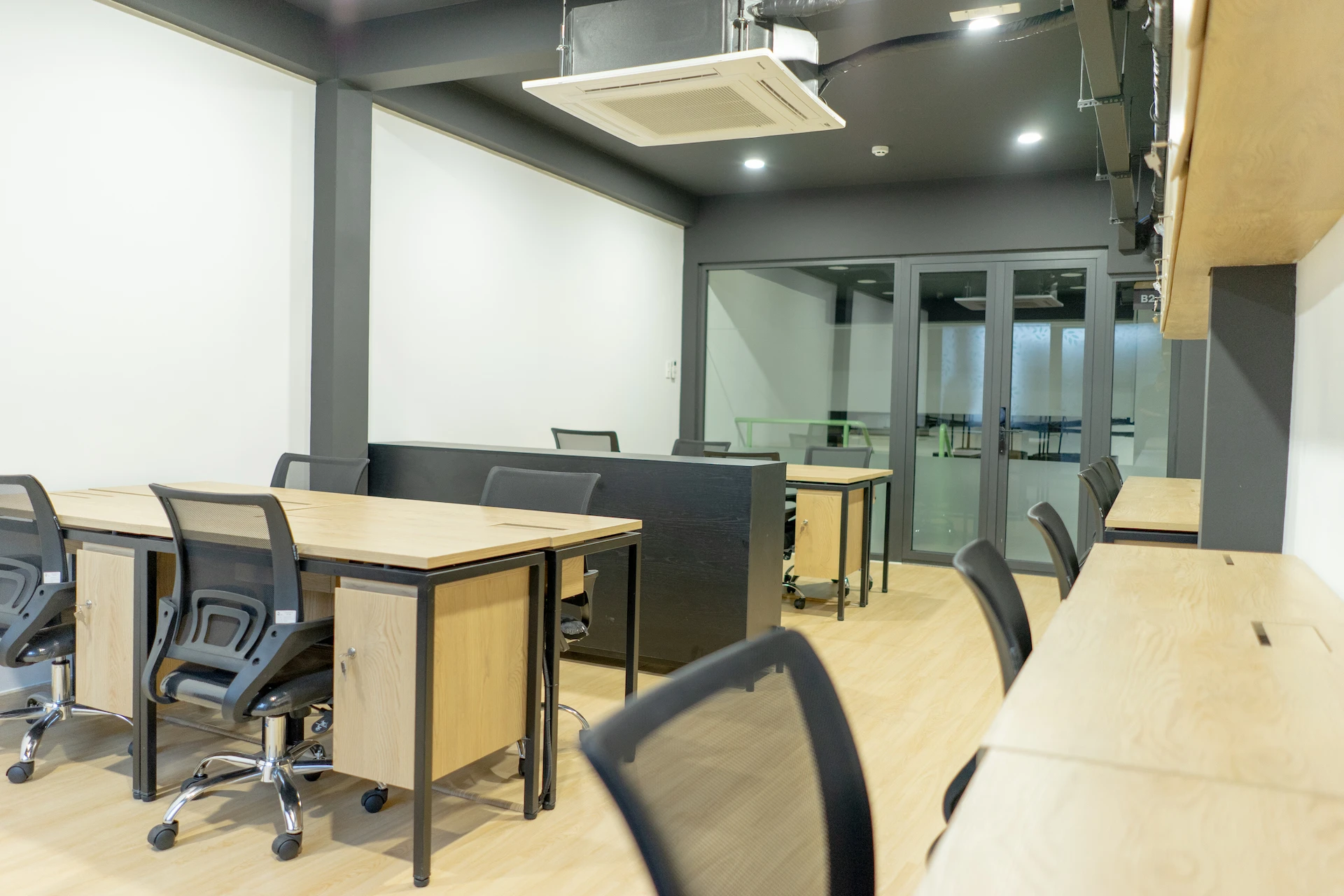 dich vu phong studio tini coworking