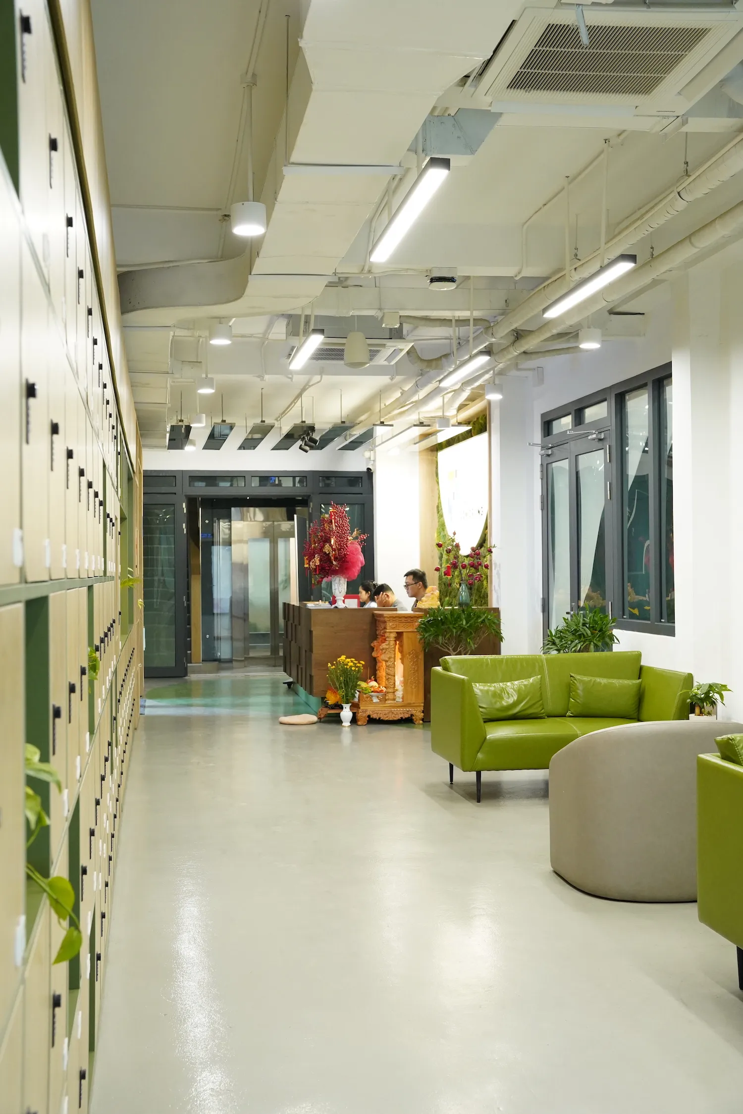 Coworking Space là gì? Tất Tần Tật Về Mô Hình Coworking 11 van phong ao tini coworking 1